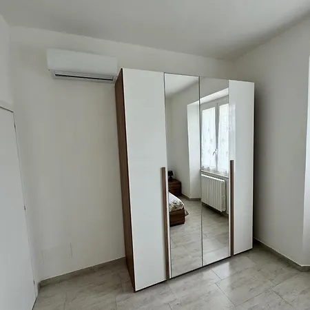 Apartament Dama Dama *